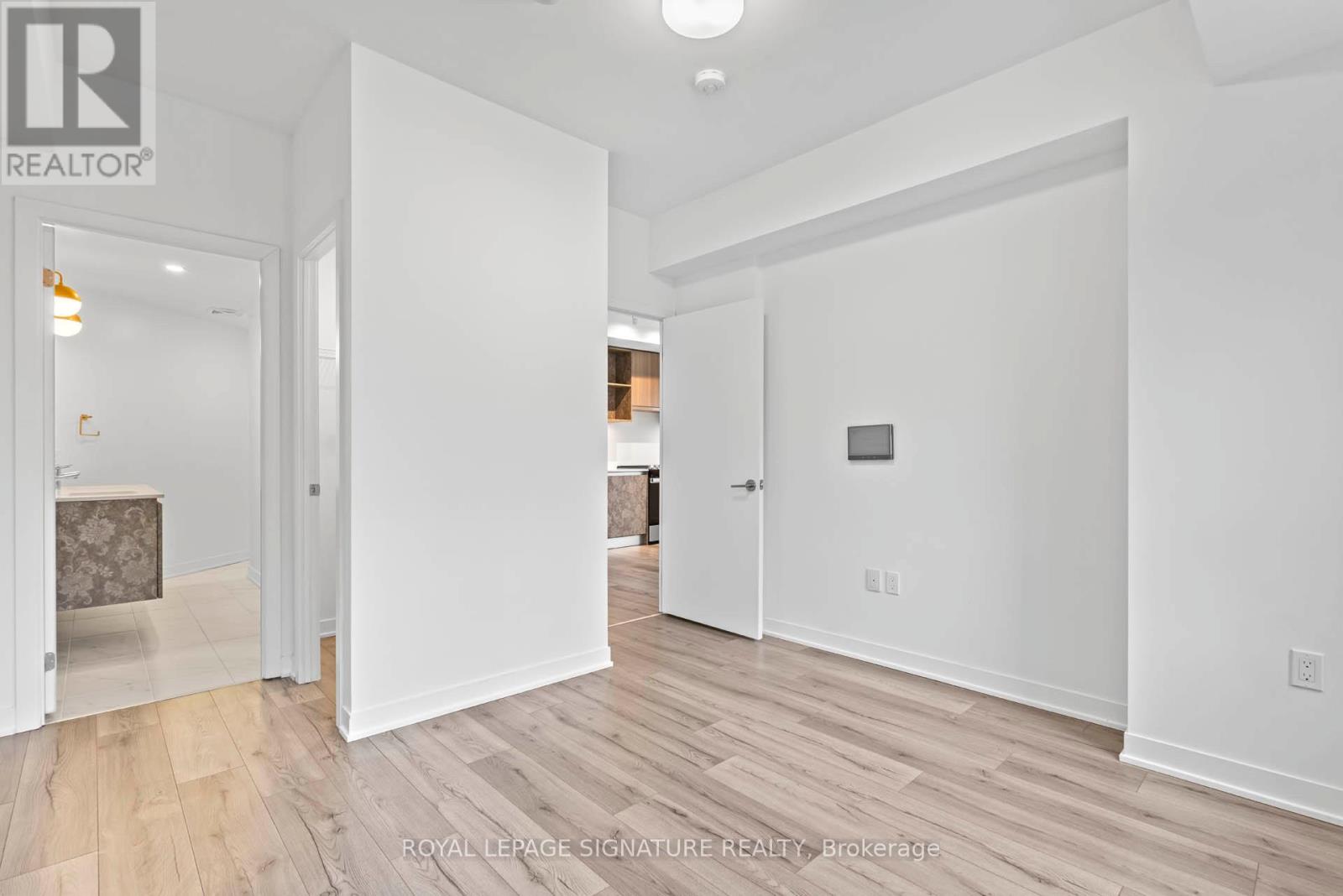 817 - 395 Dundas Street W, Oakville, Ontario  L6M 5R8 - Photo 18 - W12687010