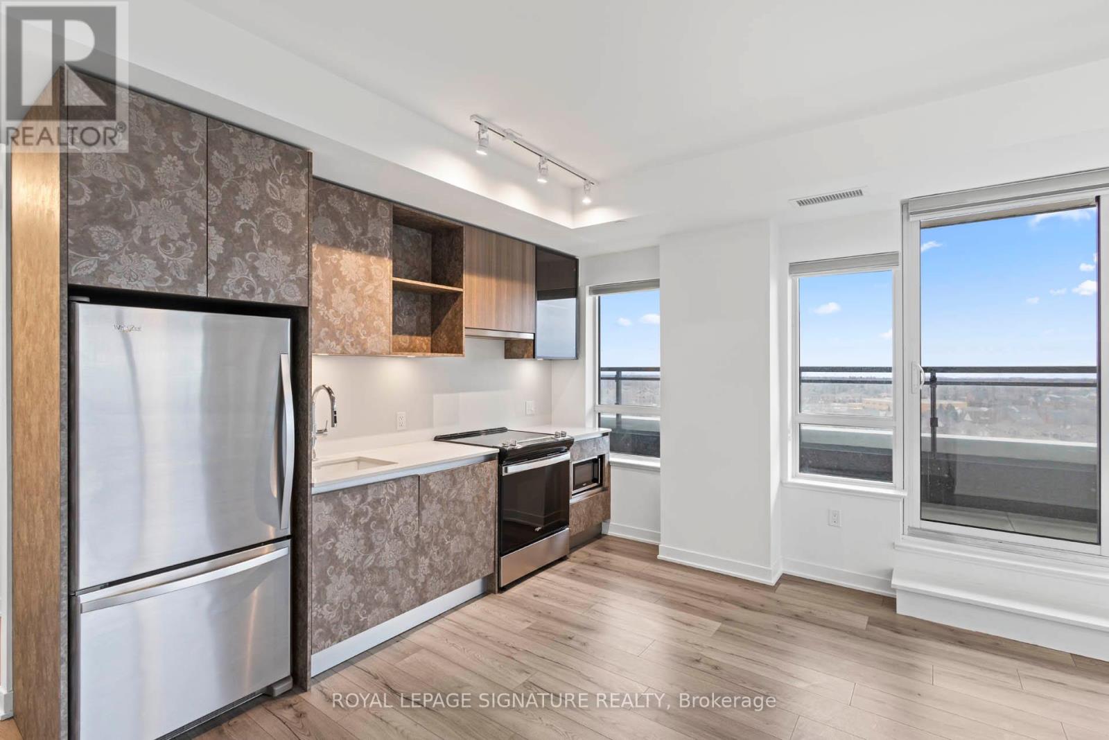 817 - 395 Dundas Street W, Oakville, Ontario  L6M 5R8 - Photo 7 - W12687010