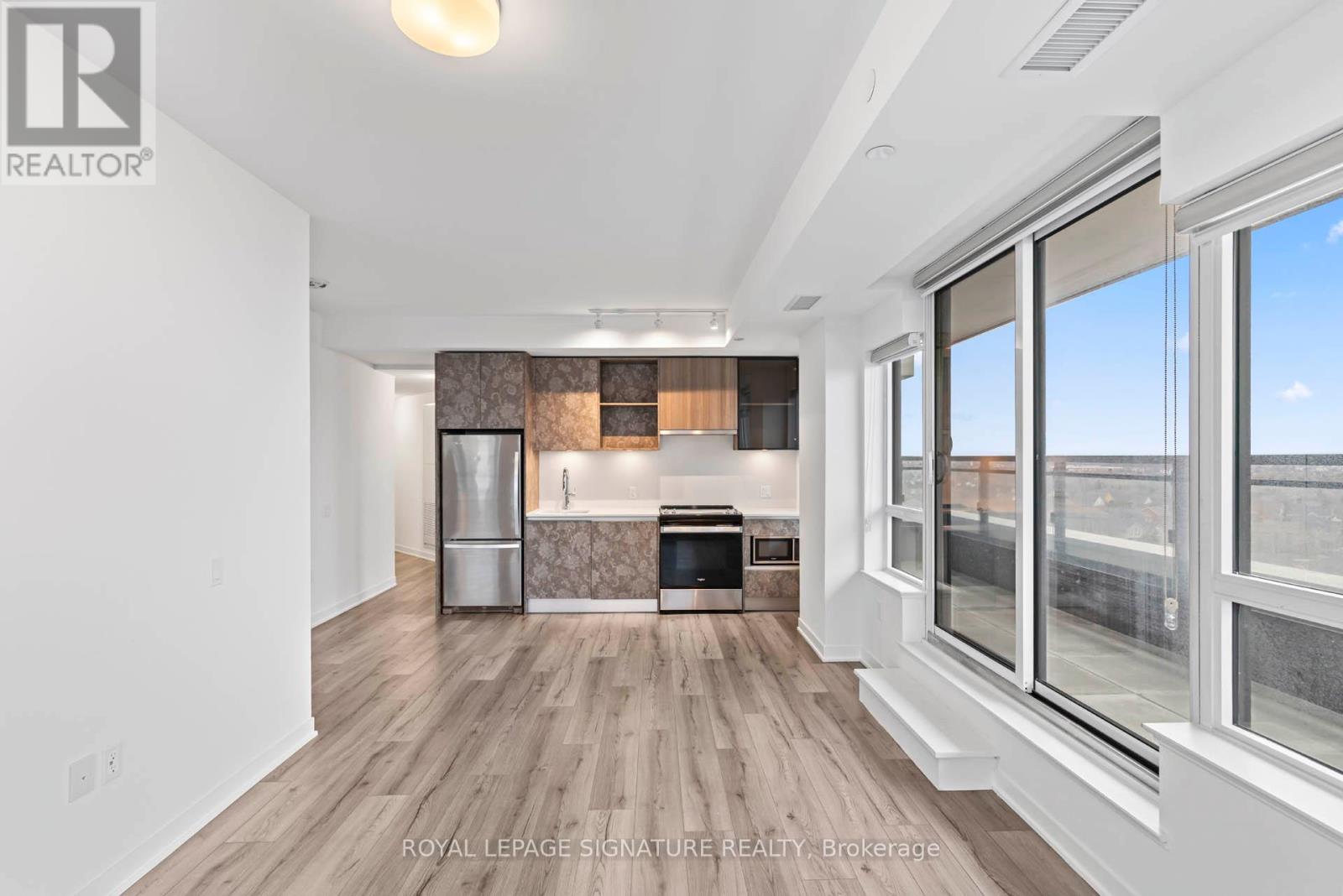 817 - 395 Dundas Street W, Oakville, Ontario  L6M 5R8 - Photo 8 - W12687010