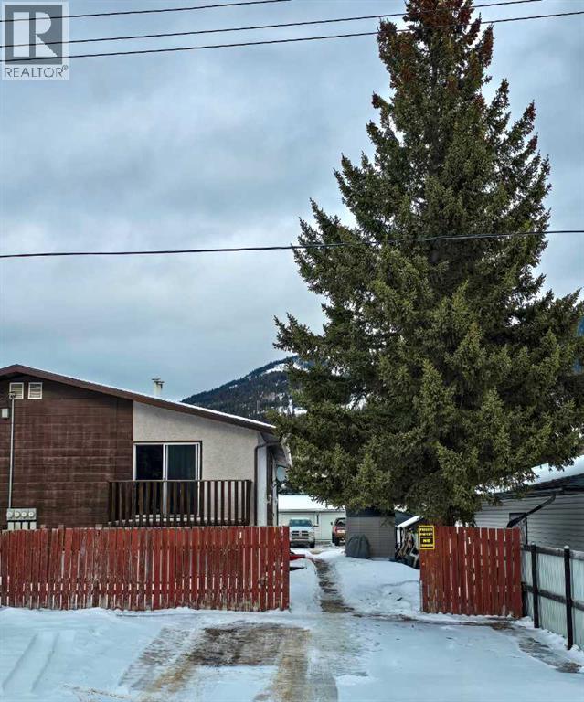 #3, 11910 21 Avenue, Blairmore, Alberta  T0K 0E0 - Photo 1 - A2278069