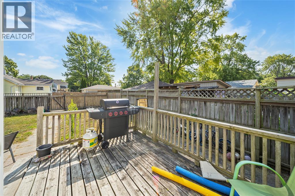 404 Russell Street, Sarnia, Ontario  N7T 3M7 - Photo 26 - 26000724