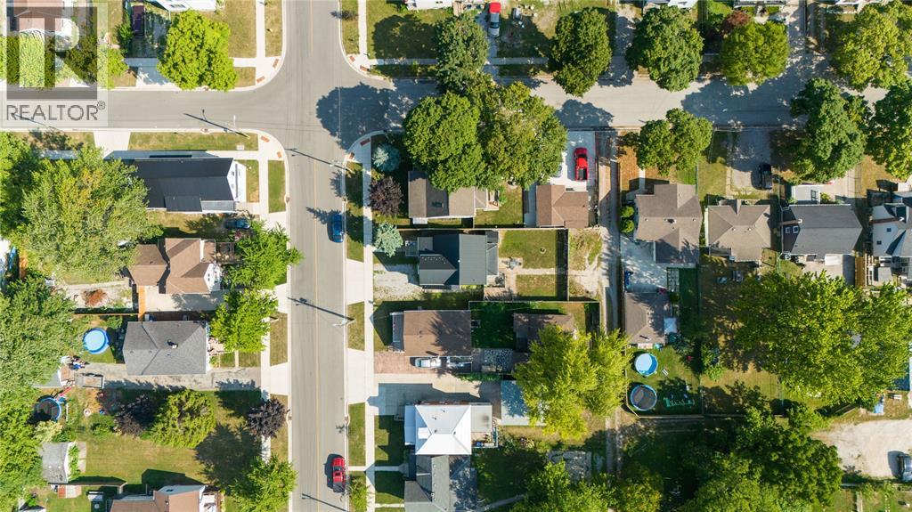 404 Russell Street, Sarnia, Ontario  N7T 3M7 - Photo 31 - 26000724