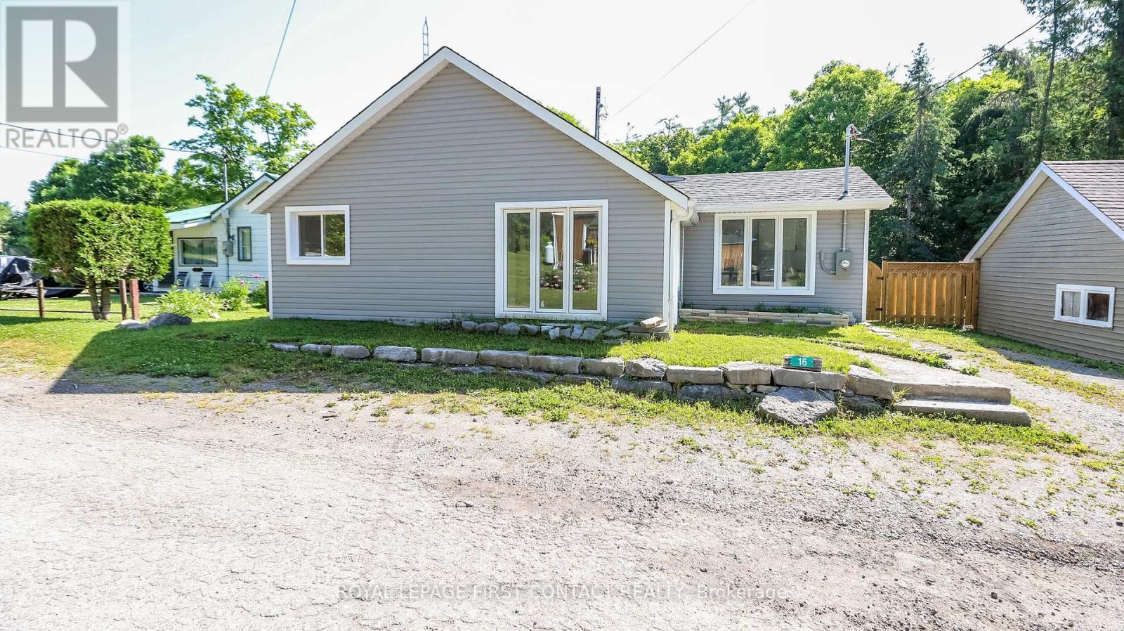 16 Lime Street, Kawartha Lakes, Ontario  K0M 1K0 - Photo 2 - X12686904