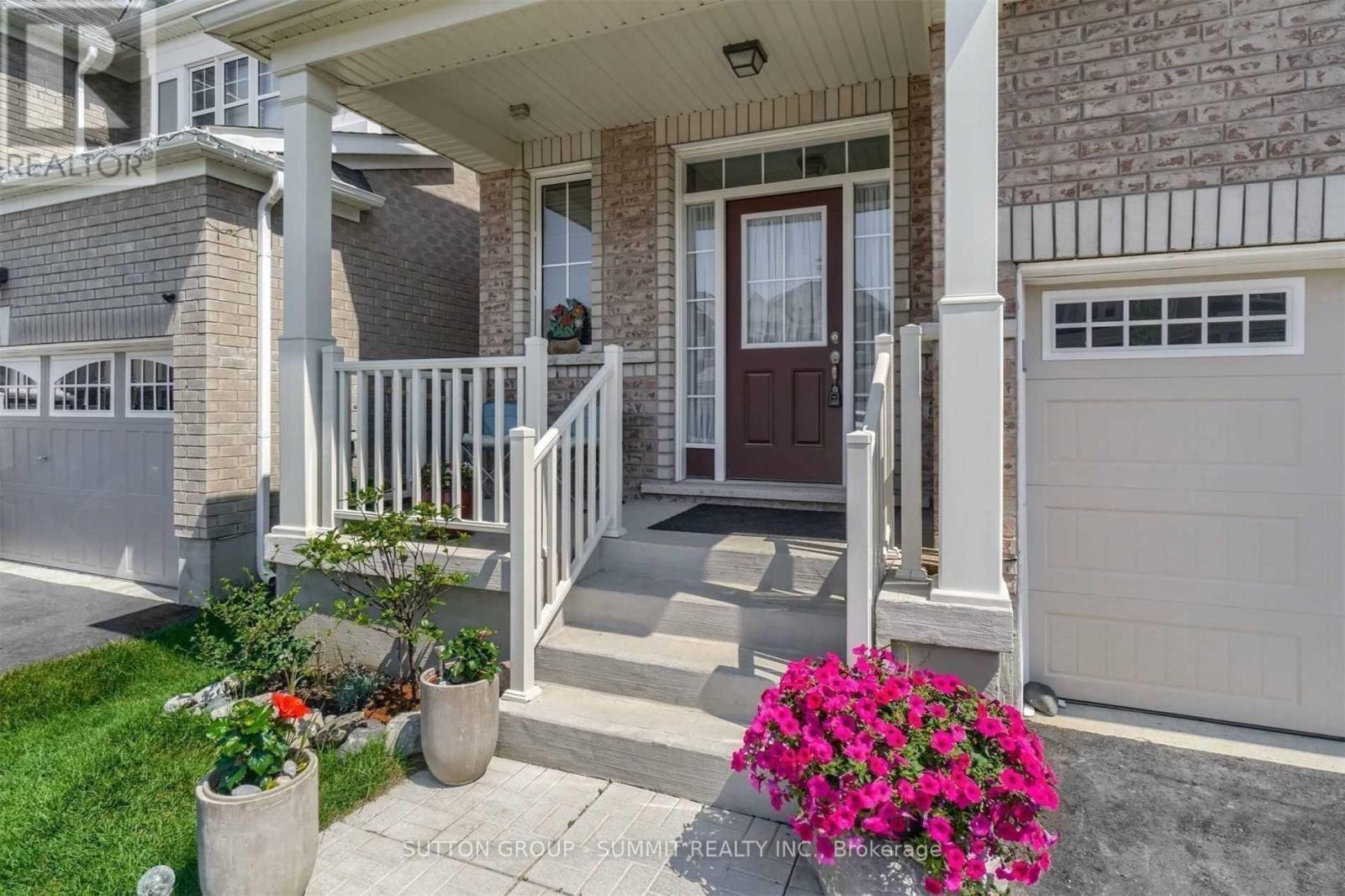 68 Wannamaker Crescent, Cambridge, Ontario  N2E 0C5 - Photo 3 - X12686932