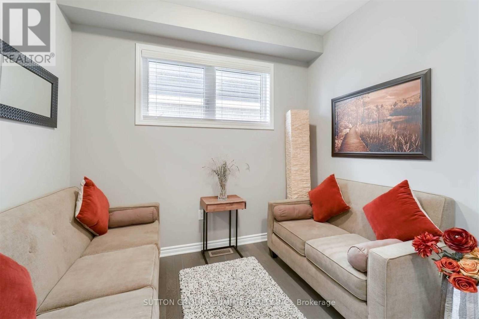 68 Wannamaker Crescent, Cambridge, Ontario  N2E 0C5 - Photo 5 - X12686932