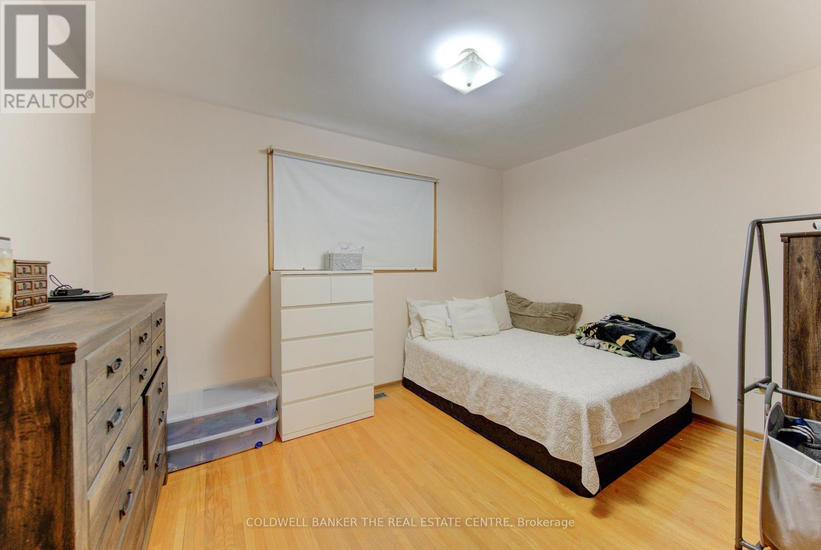 98 Shea Crescent, Kitchener, Ontario  N2E 1E8 - Photo 13 - X12686970