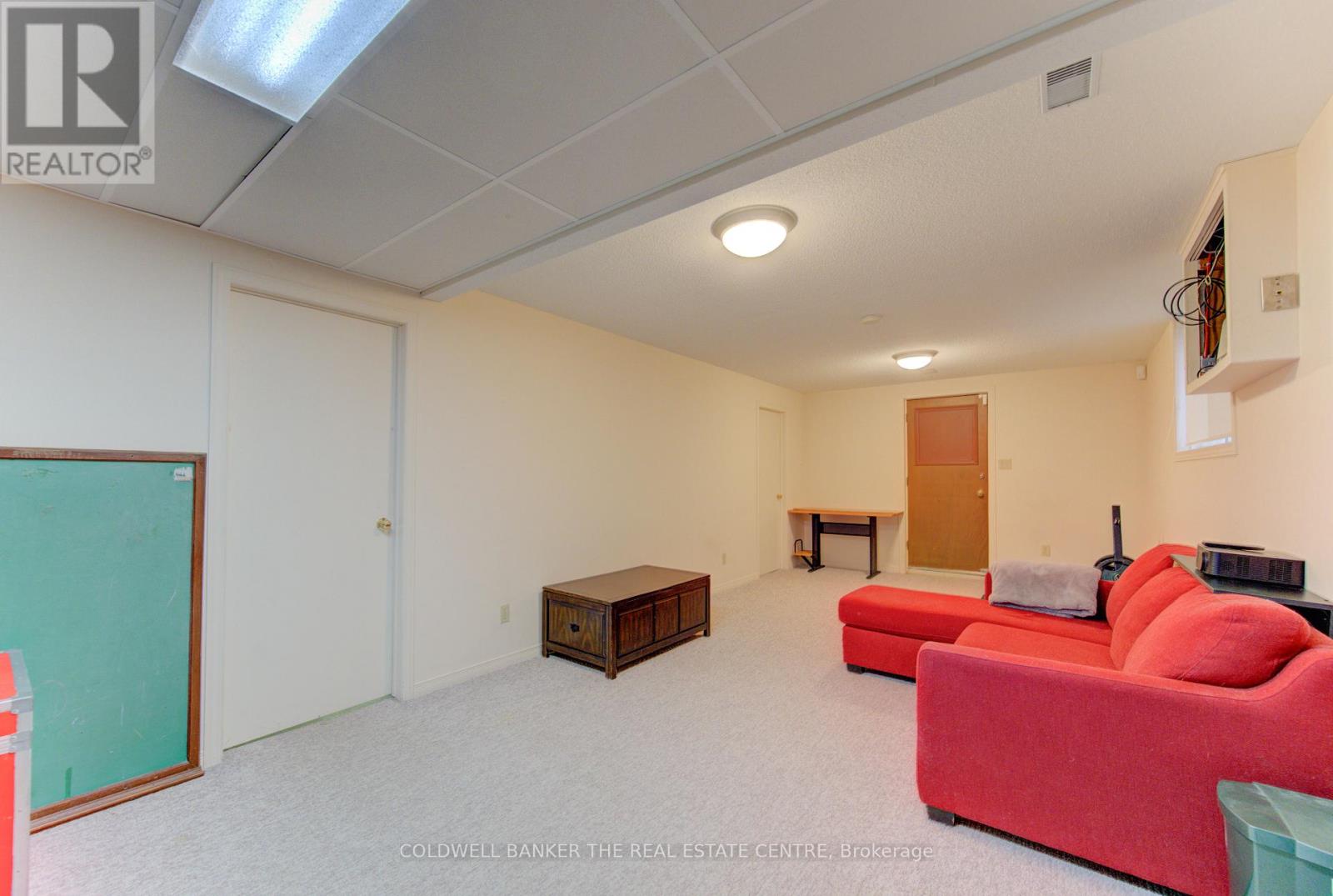 98 Shea Crescent, Kitchener, Ontario  N2E 1E8 - Photo 17 - X12686970