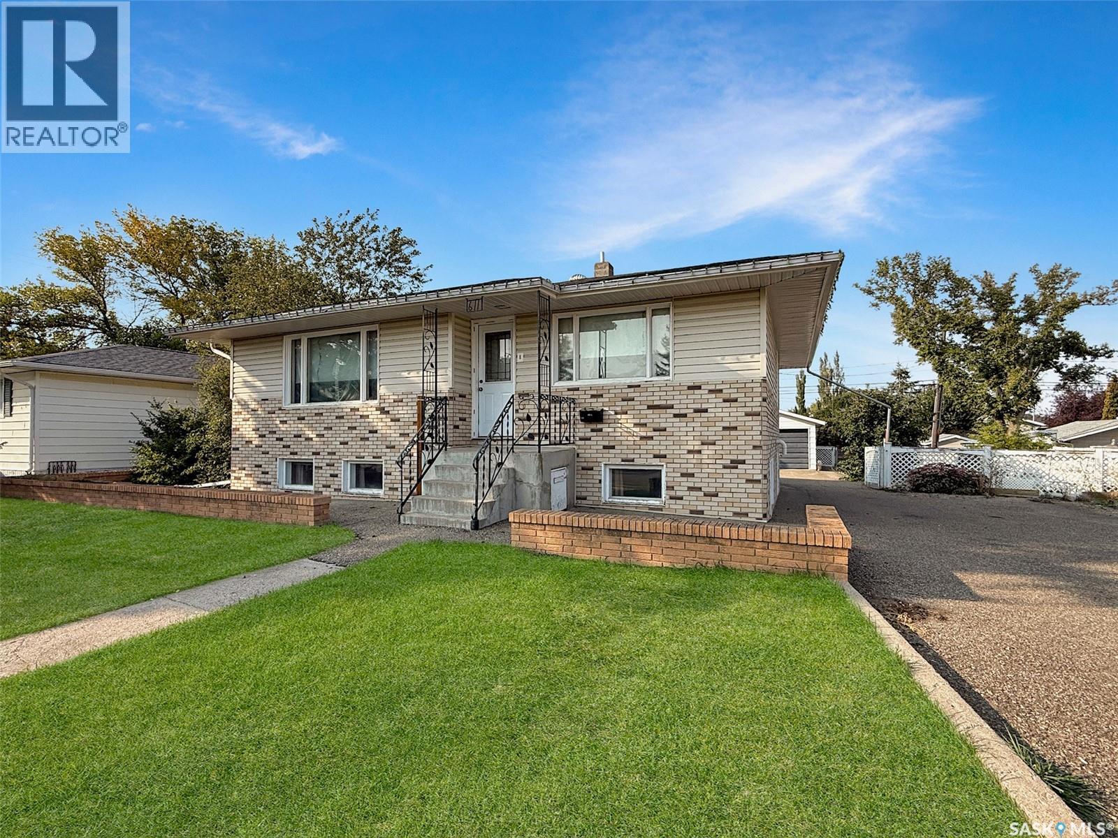 611 North Hill DRIVE, swift current, Saskatchewan