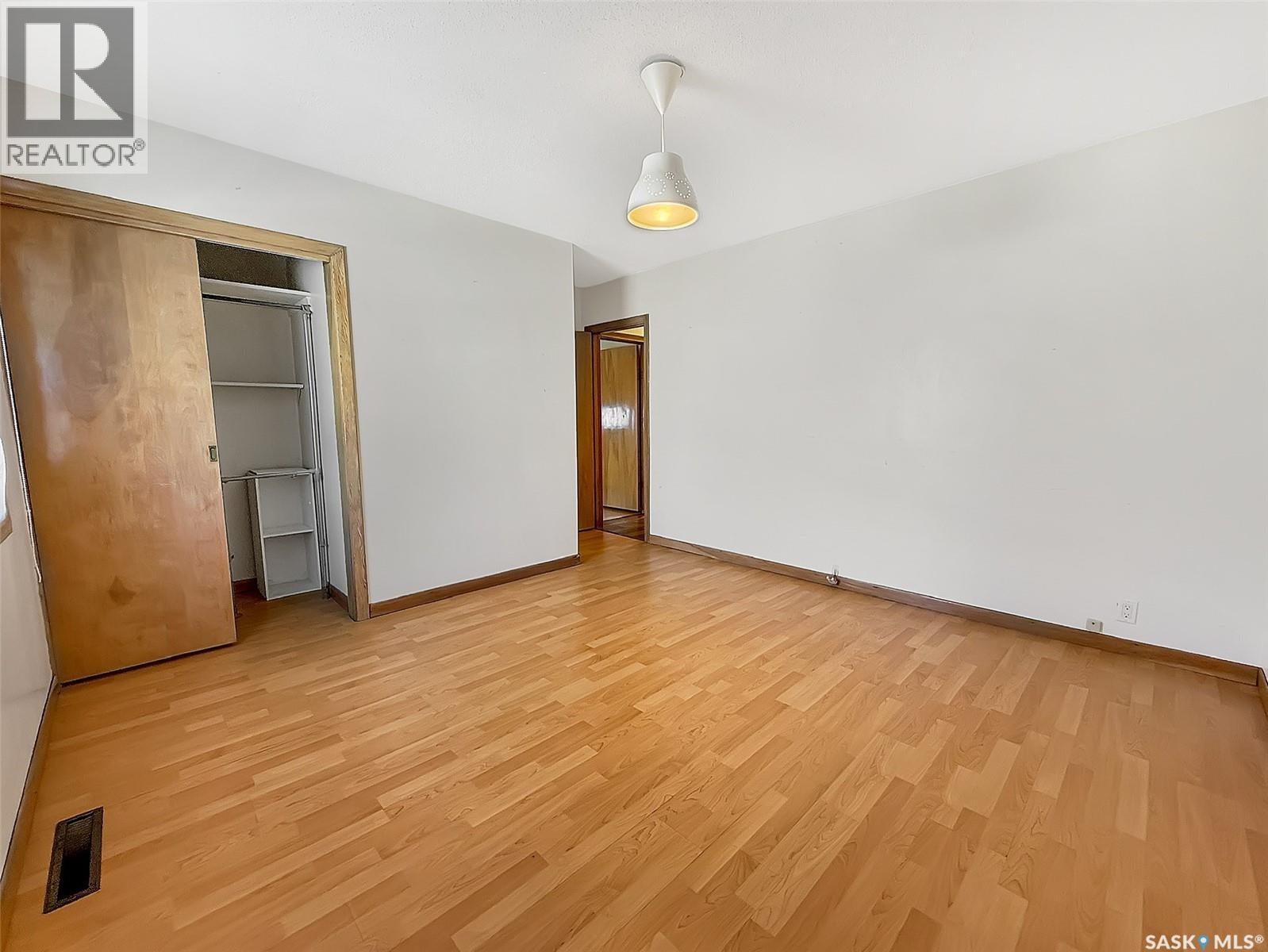 611 North Hill Drive, Swift Current, Saskatchewan  S9H 1X3 - Photo 11 - SK026637