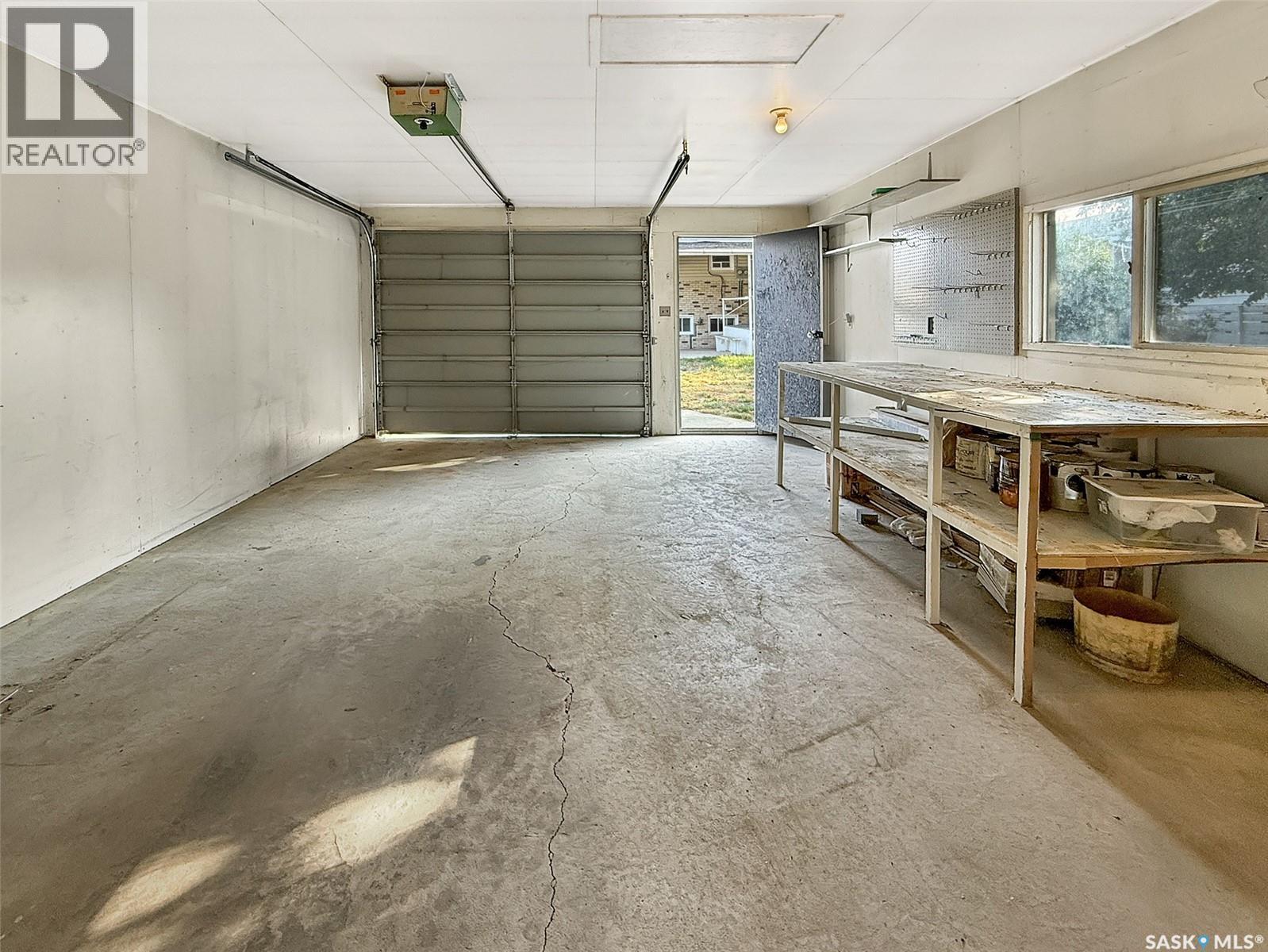 611 North Hill Drive, Swift Current, Saskatchewan  S9H 1X3 - Photo 22 - SK026637