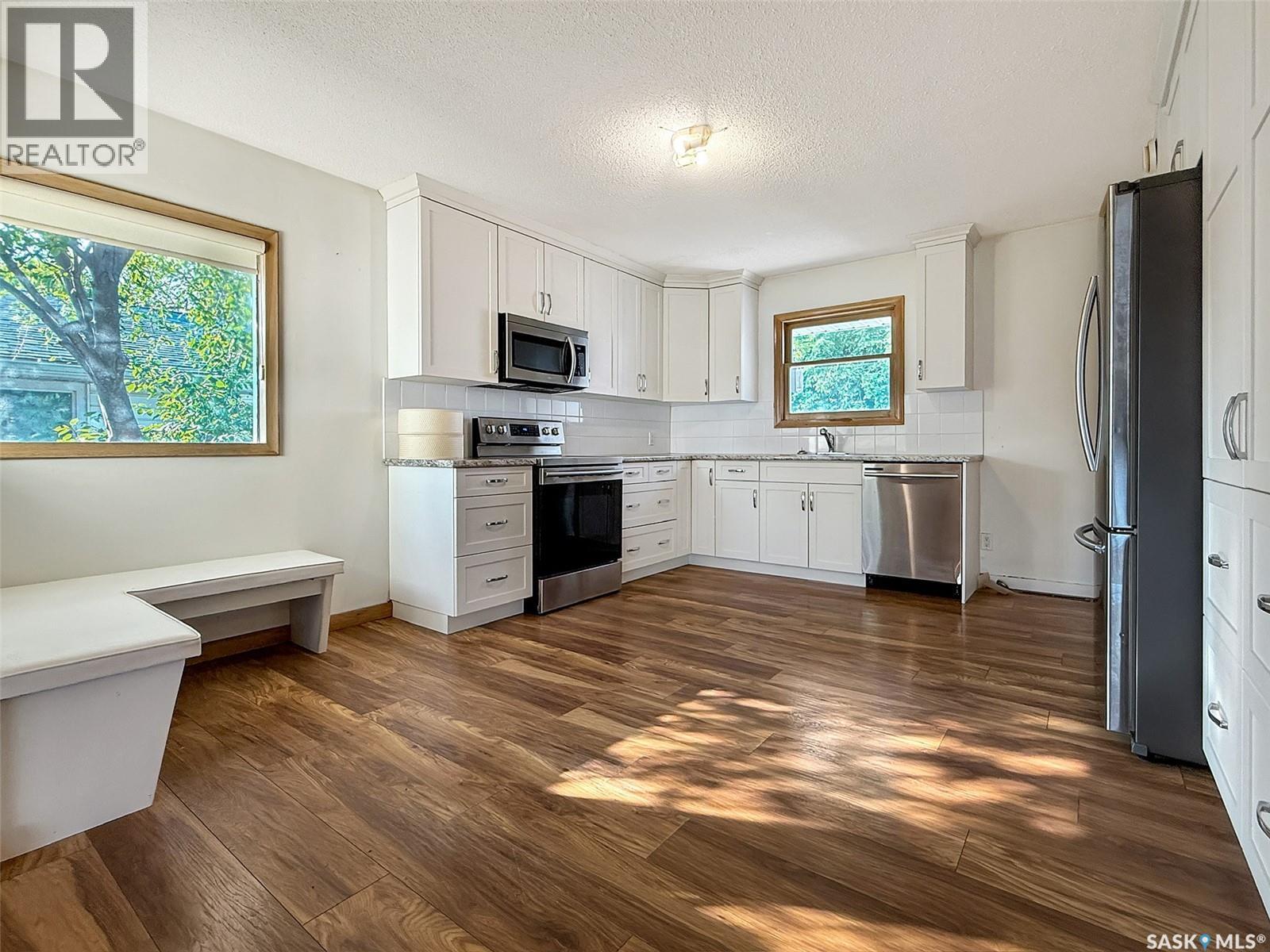 611 North Hill Drive, Swift Current, Saskatchewan  S9H 1X3 - Photo 5 - SK026637