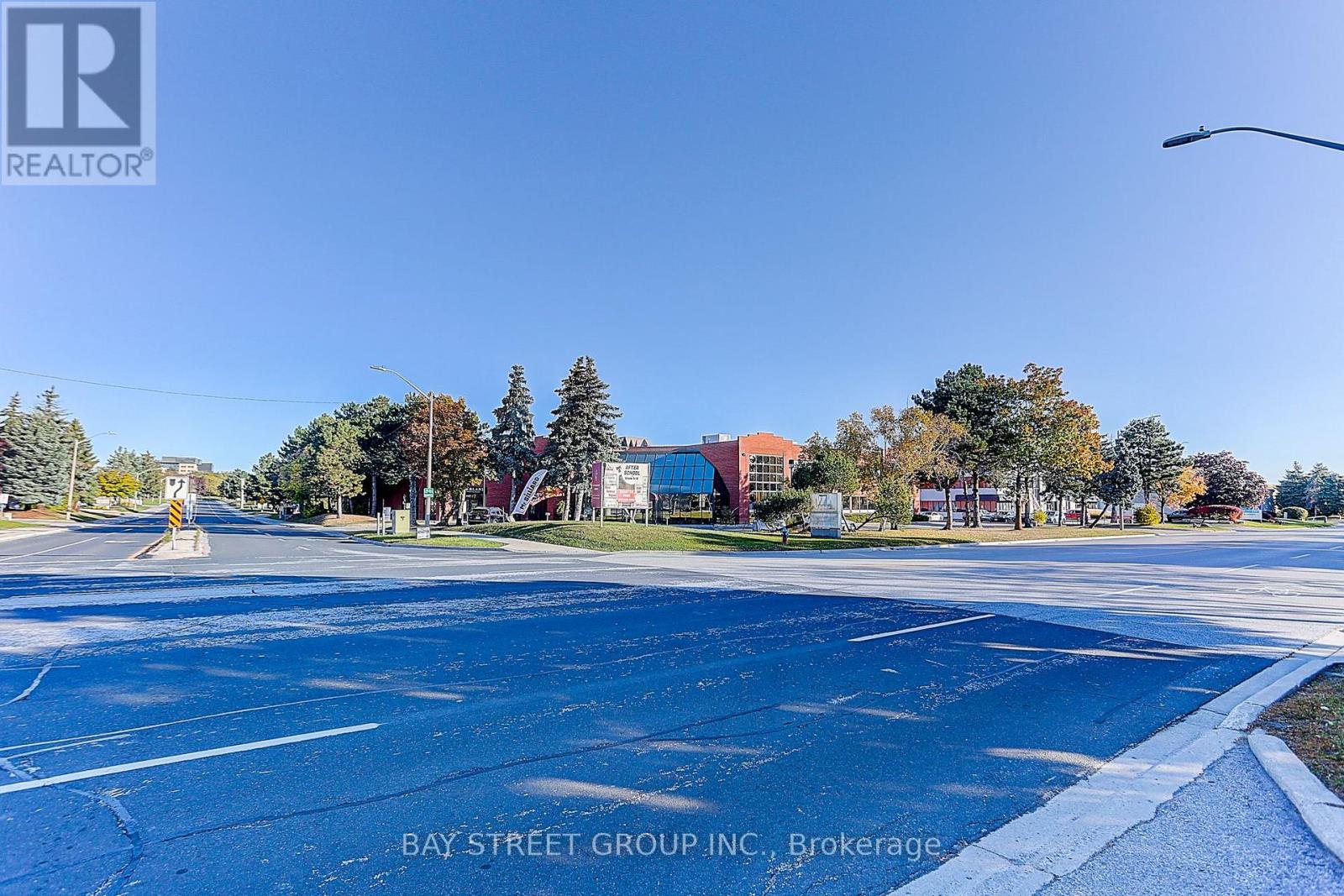 20 East Beaver Creek Road, Richmond Hill, Ontario  L4B 1G6 - Photo 8 - N12676738