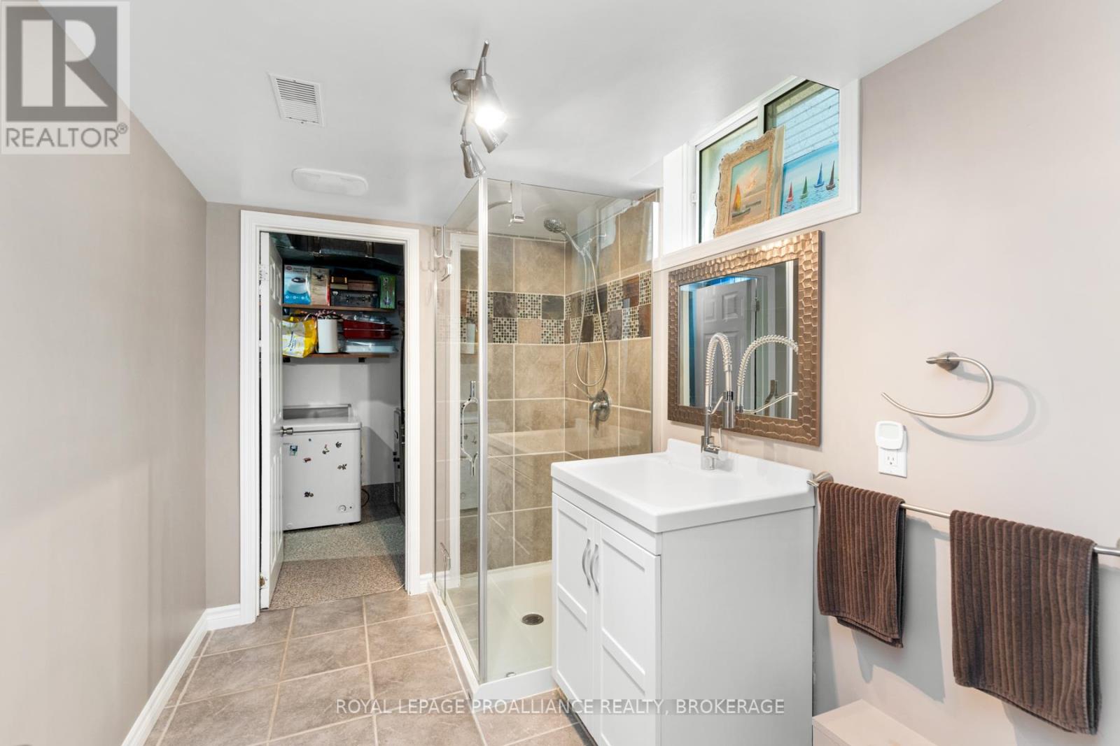 878 Walker Court, Kingston, Ontario  K7M 8L2 - Photo 41 - X12531746