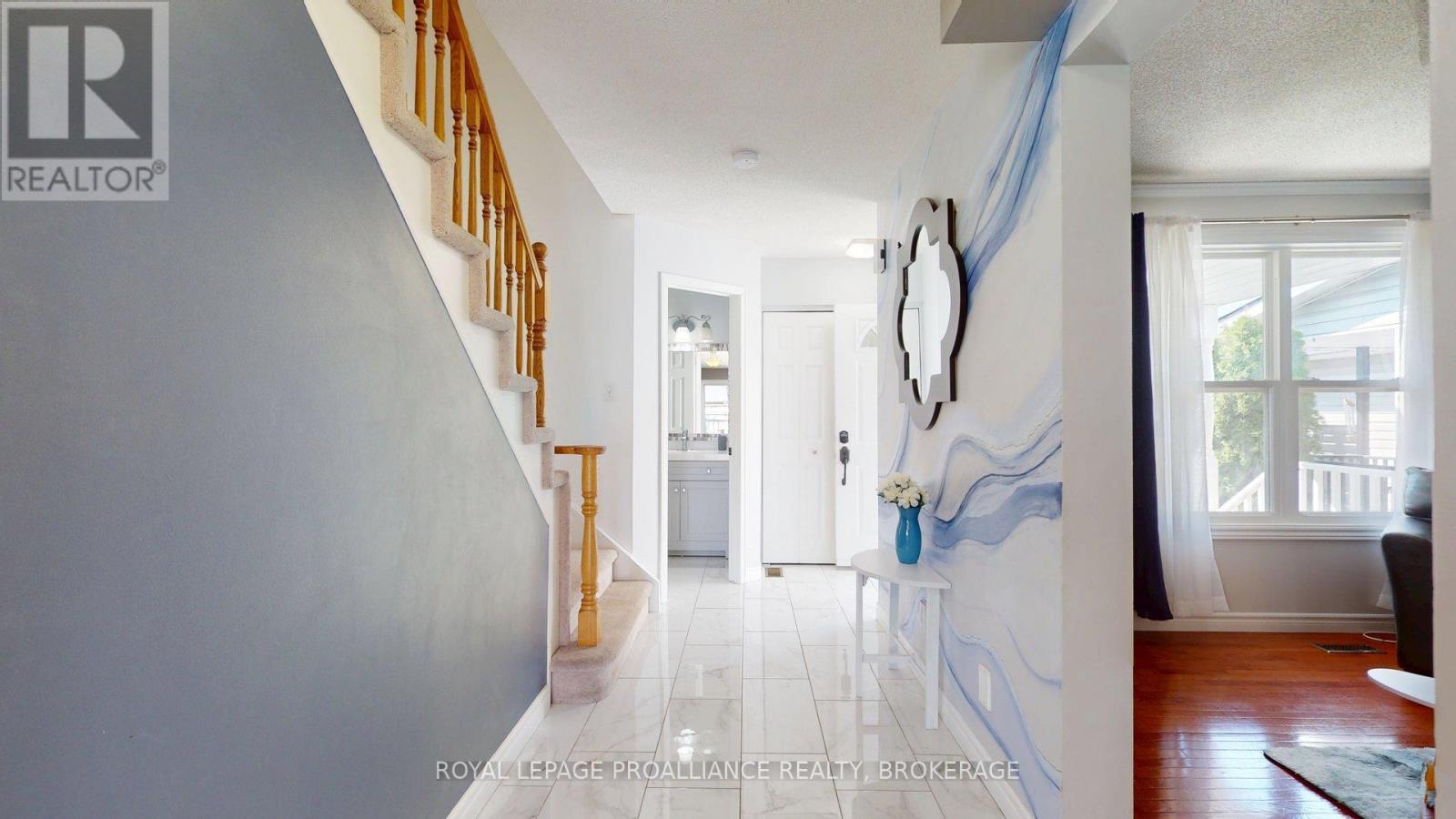 878 Walker Court, Kingston, Ontario  K7M 8L2 - Photo 8 - X12531746