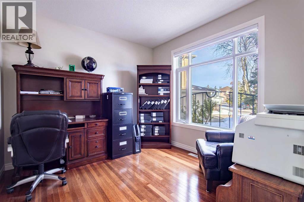 109 Simcrest Heights Sw, Calgary, Alberta  T3H 4K1 - Photo 13 - A2278428