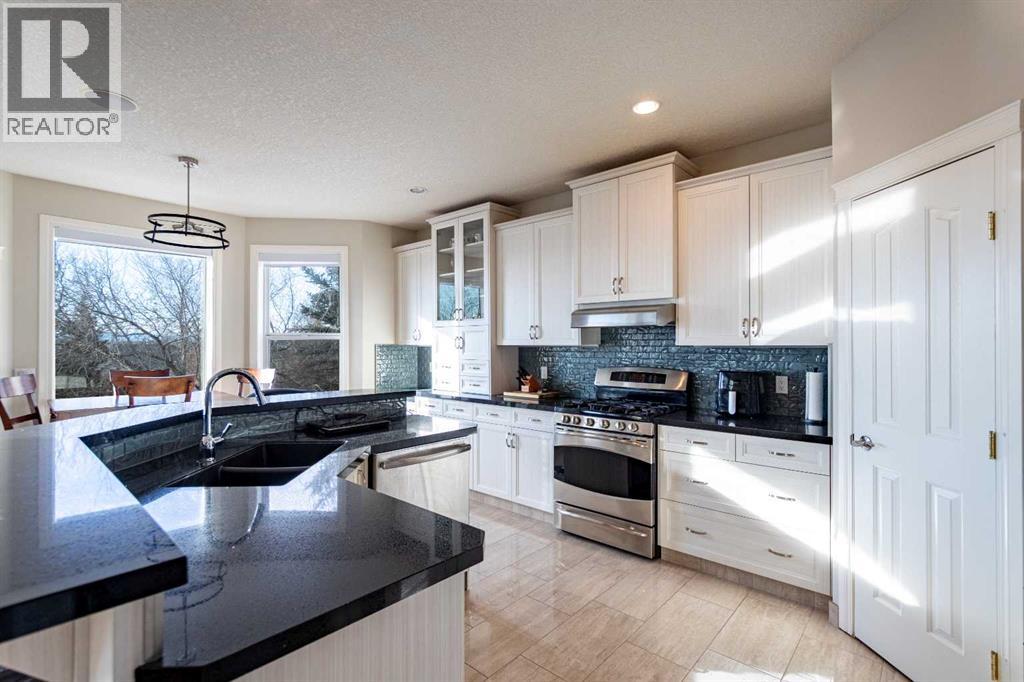 109 Simcrest Heights Sw, Calgary, Alberta  T3H 4K1 - Photo 21 - A2278428