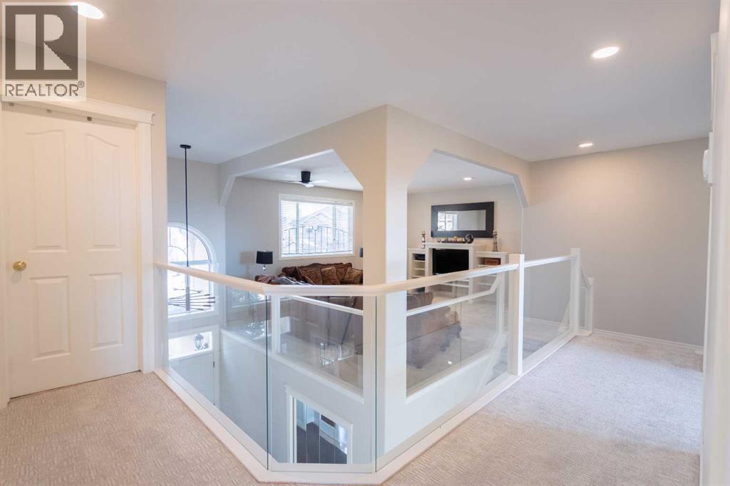 109 Simcrest Heights Sw, Calgary, Alberta  T3H 4K1 - Photo 34 - A2278428