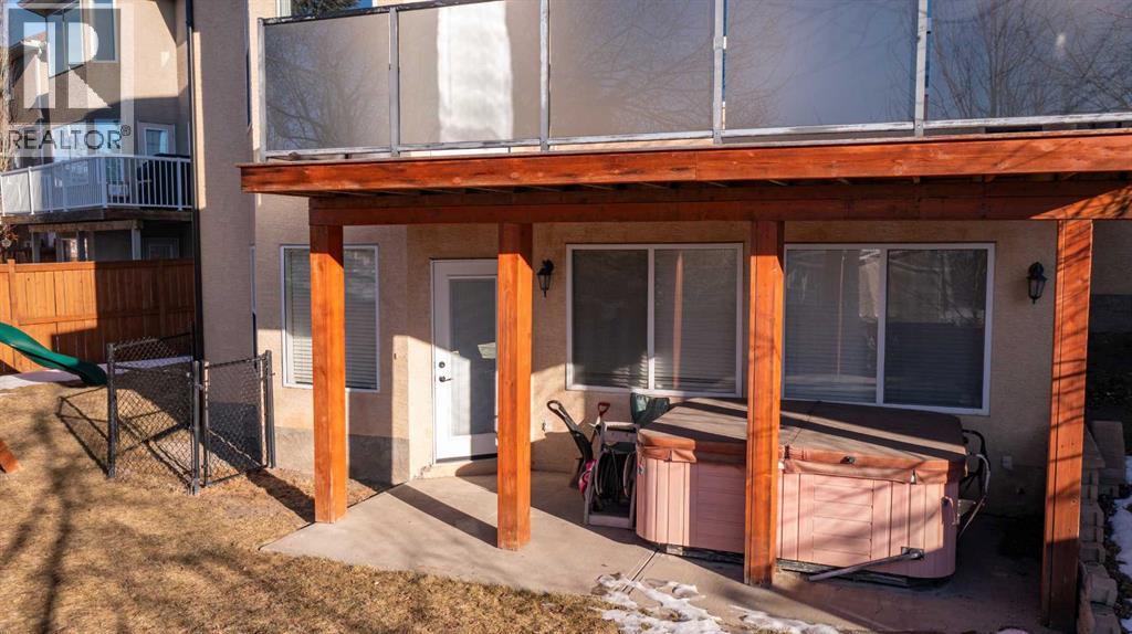 109 Simcrest Heights Sw, Calgary, Alberta  T3H 4K1 - Photo 5 - A2278428