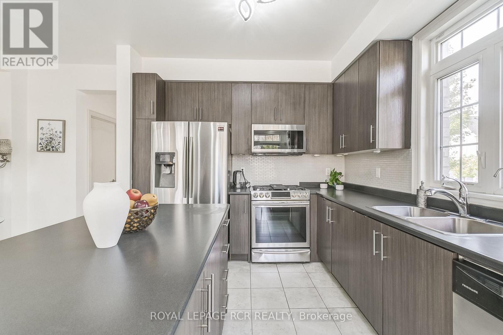 1 Silver Charm Drive, East Gwillimbury, Ontario  L9N 0S5 - Photo 21 - N12416172