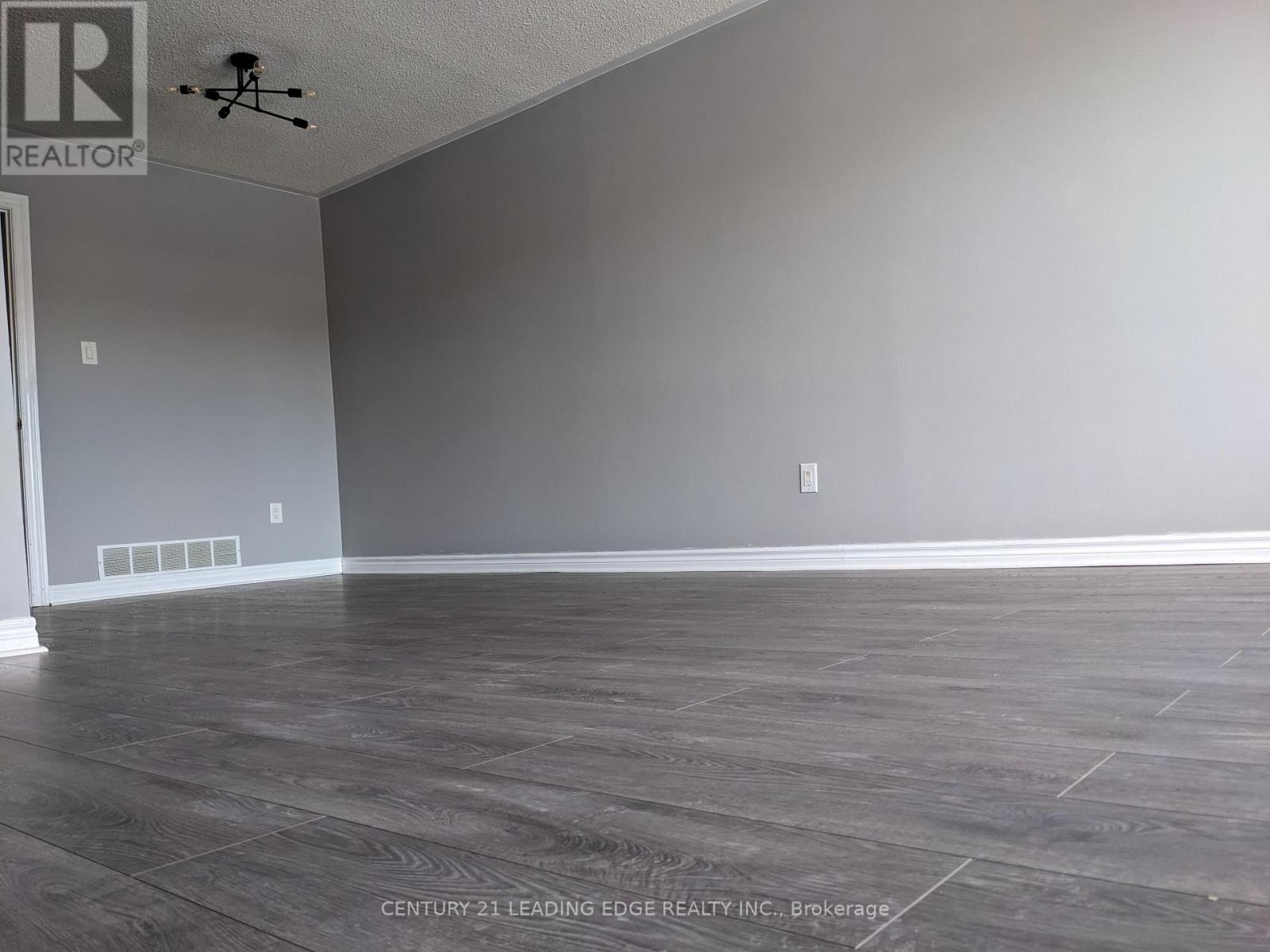 Main - 2424 Whaley Drive, Mississauga, Ontario  L5B 2B5 - Photo 12 - W12653052