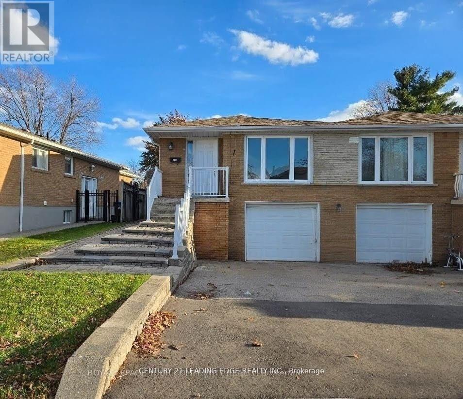 Main - 2424 Whaley Drive, Mississauga, Ontario  L5B 2B5 - Photo 1 - W12653052