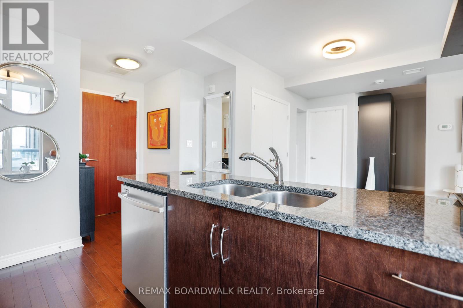 407 - 575 Byron Avenue, Ottawa, Ontario  K2A 1R7 - Photo 17 - X12456798