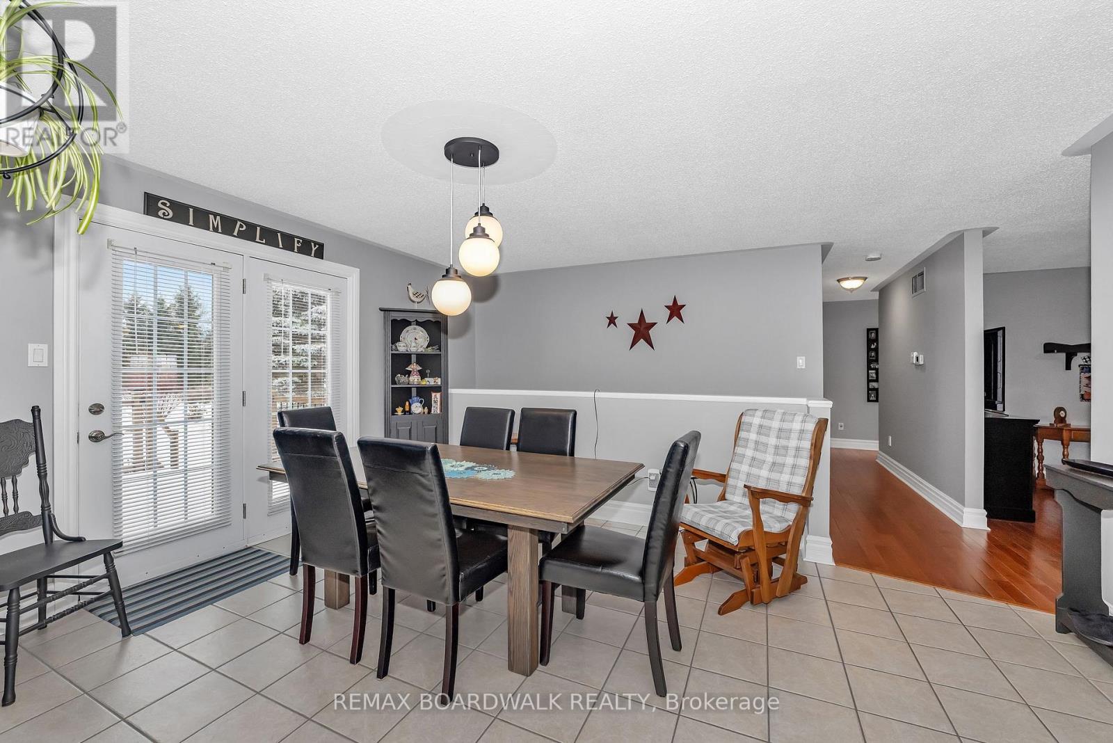 11 Grove Street, South Dundas, Ontario  K0E 1K0 - Photo 11 - X12541832