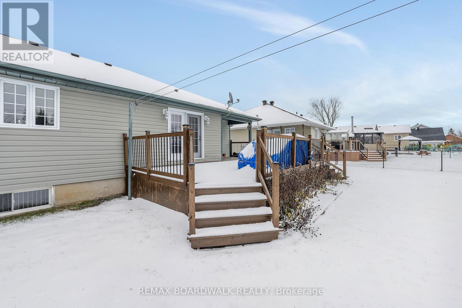 11 Grove Street, South Dundas, Ontario  K0E 1K0 - Photo 33 - X12541832