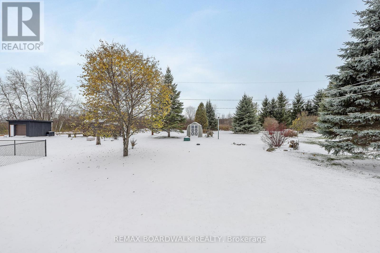 11 Grove Street, South Dundas, Ontario  K0E 1K0 - Photo 35 - X12541832