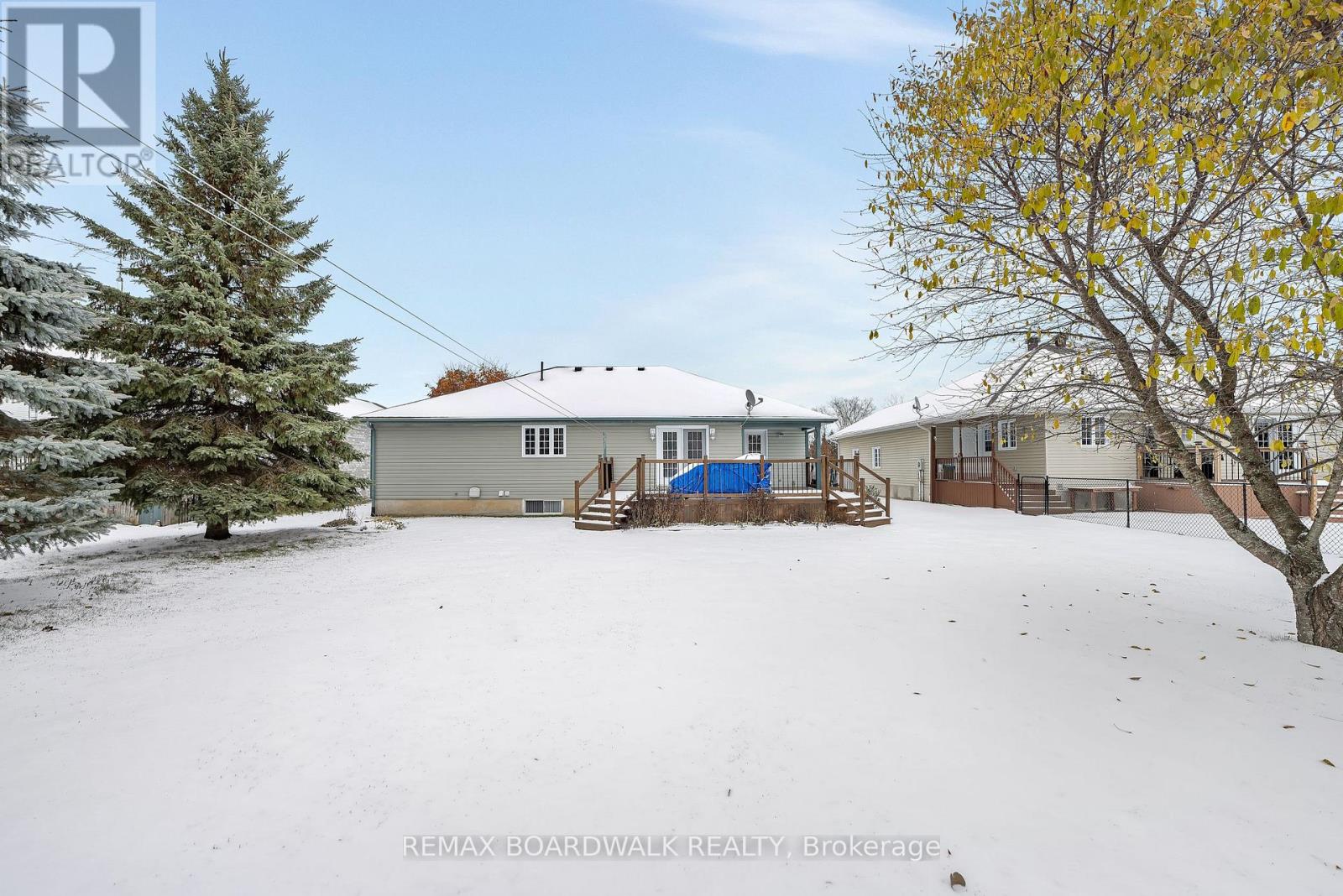 11 Grove Street, South Dundas, Ontario  K0E 1K0 - Photo 39 - X12541832