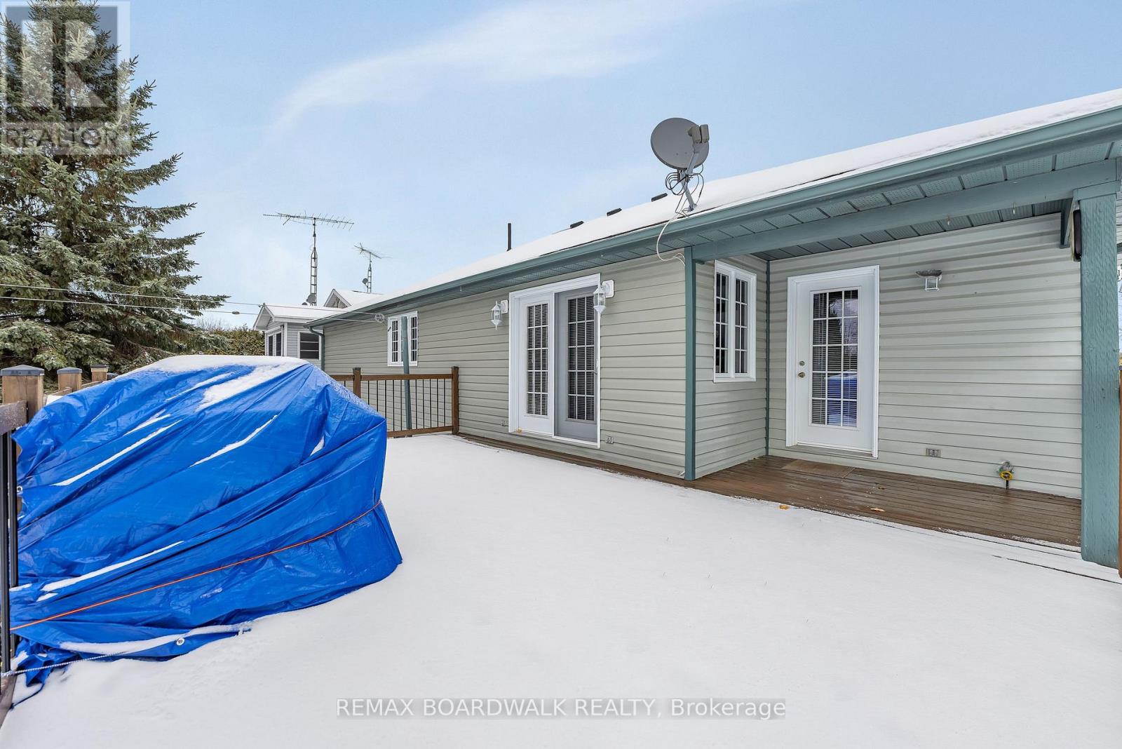 11 Grove Street, South Dundas, Ontario  K0E 1K0 - Photo 34 - X12541832