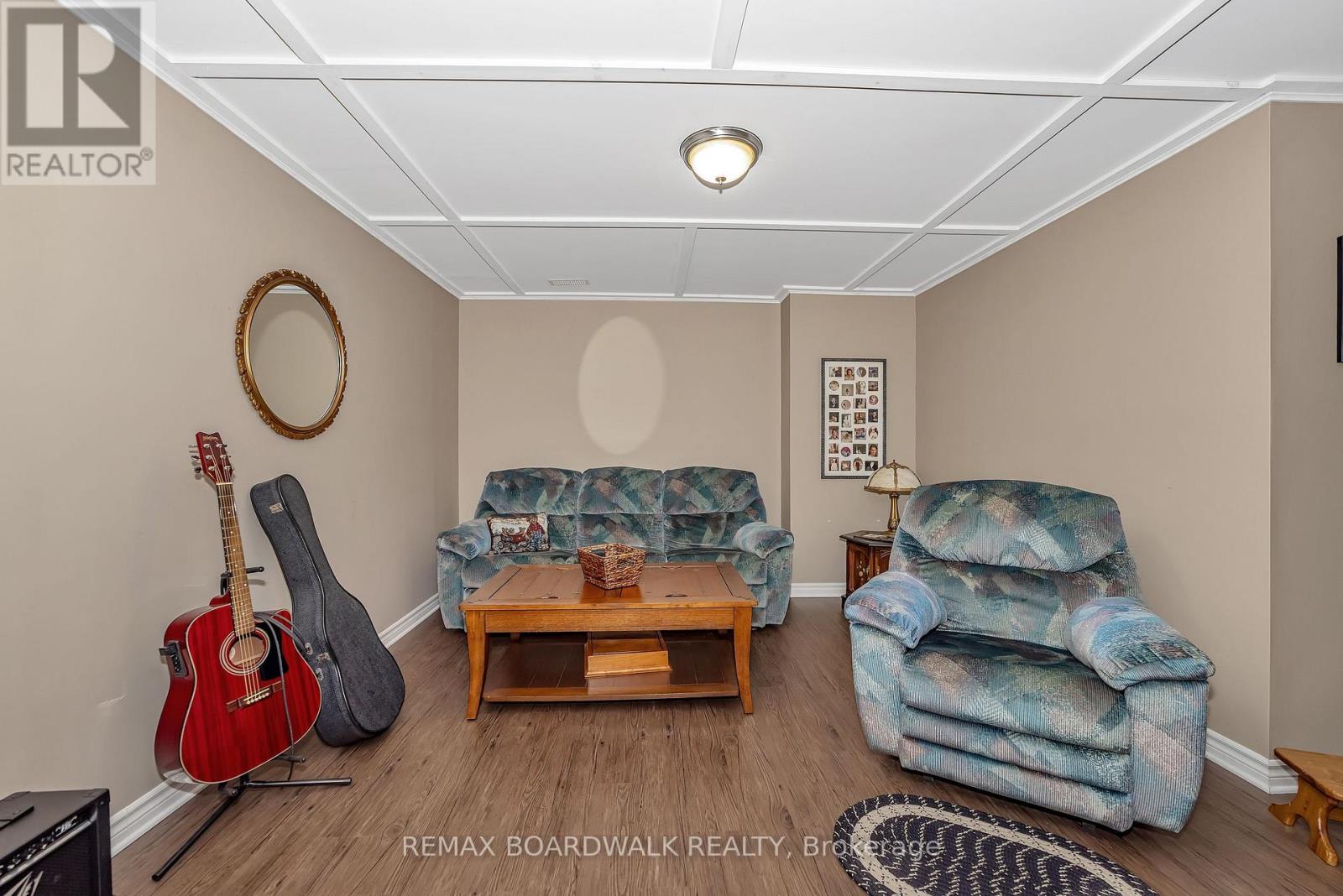 11 Grove Street, South Dundas, Ontario  K0E 1K0 - Photo 29 - X12541832