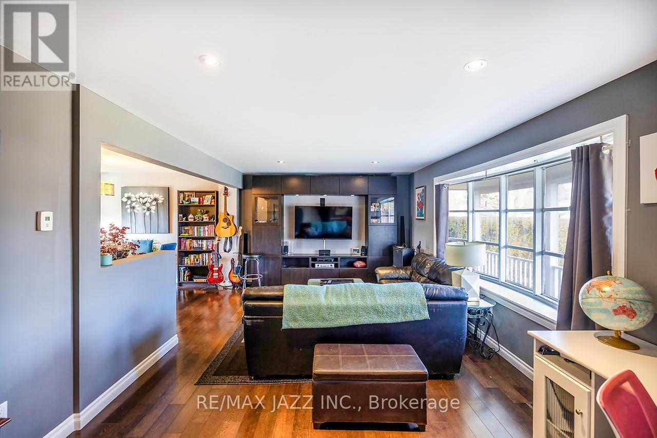 149 Abbott Boulevard, Cobourg, Ontario  K9A 4E5 - Photo 3 - X12687056