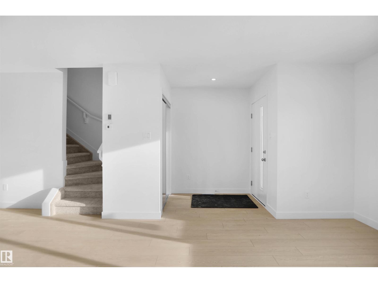 610 176 Av Ne, Edmonton, Alberta  T5Y 4G1 - Photo 4 - E4468761