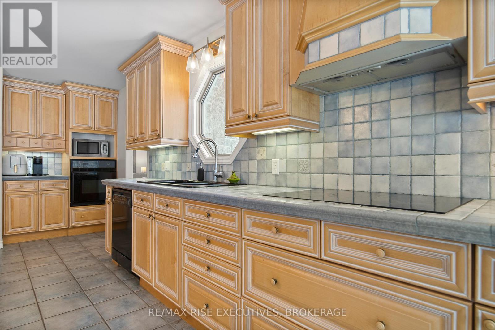 36 Howe Island Ferry Road, Kingston, Ontario  K7L 4V1 - Photo 17 - X12687124