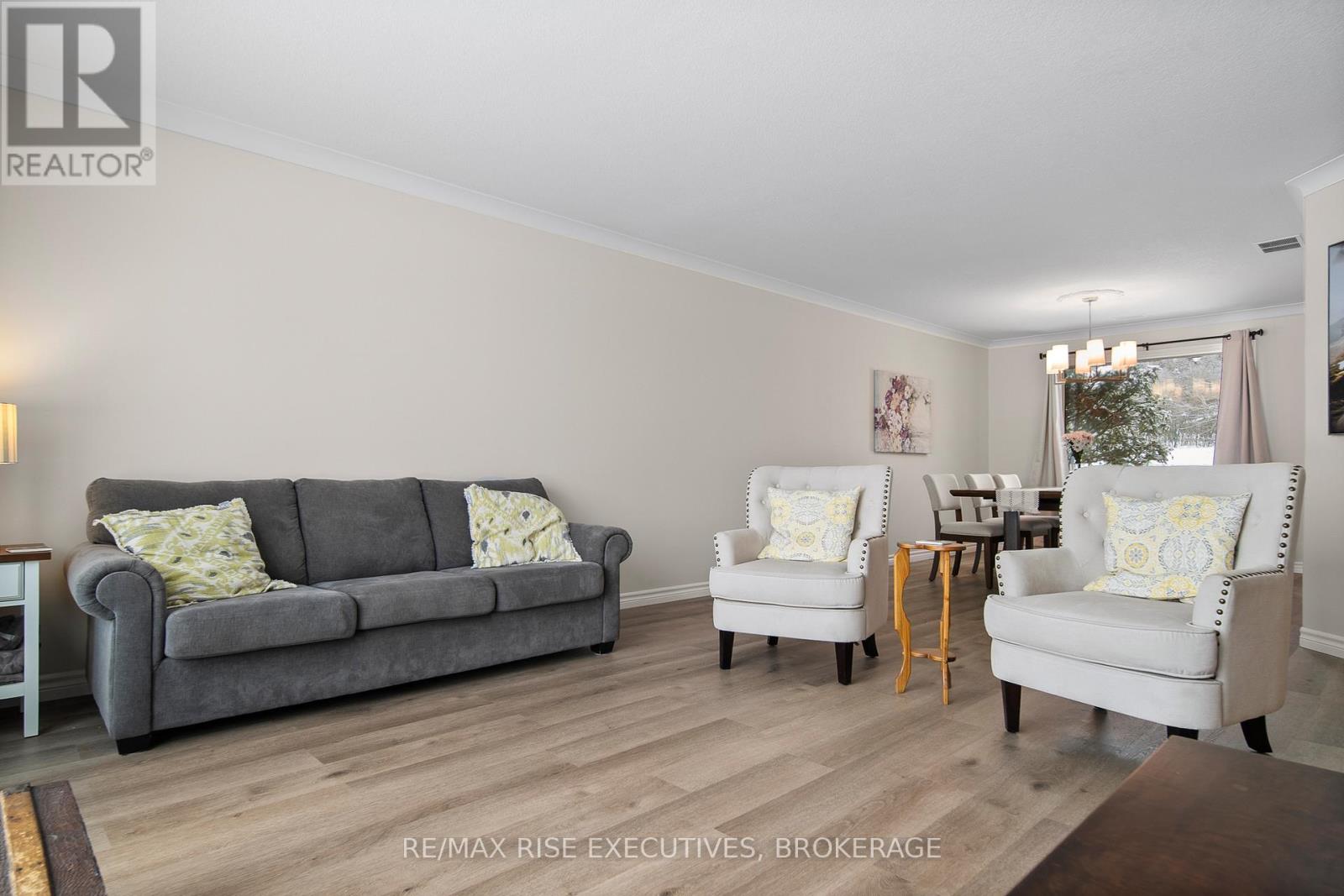 36 Howe Island Ferry Road, Kingston, Ontario  K7L 4V1 - Photo 9 - X12687124