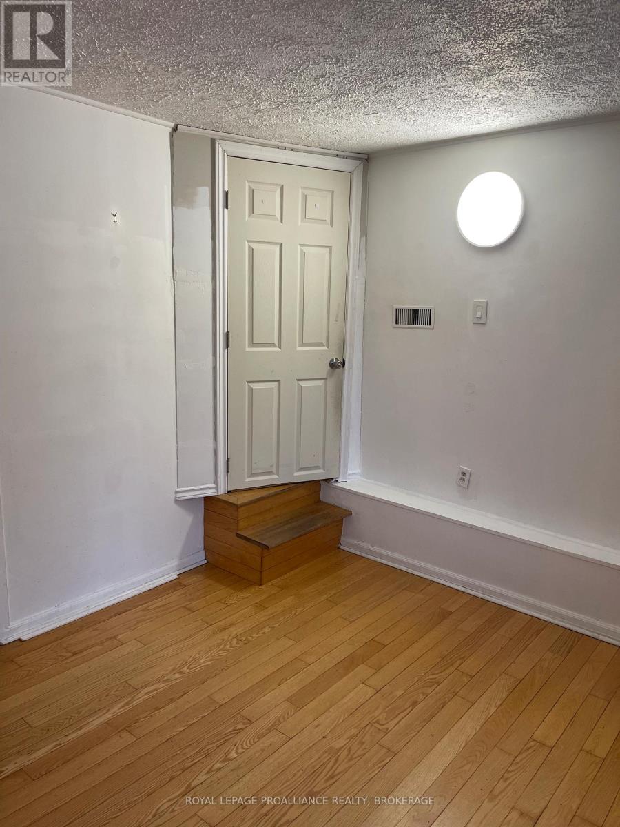 2 - 563 Union Street, Kingston, Ontario  K7M 2H5 - Photo 3 - X12687354