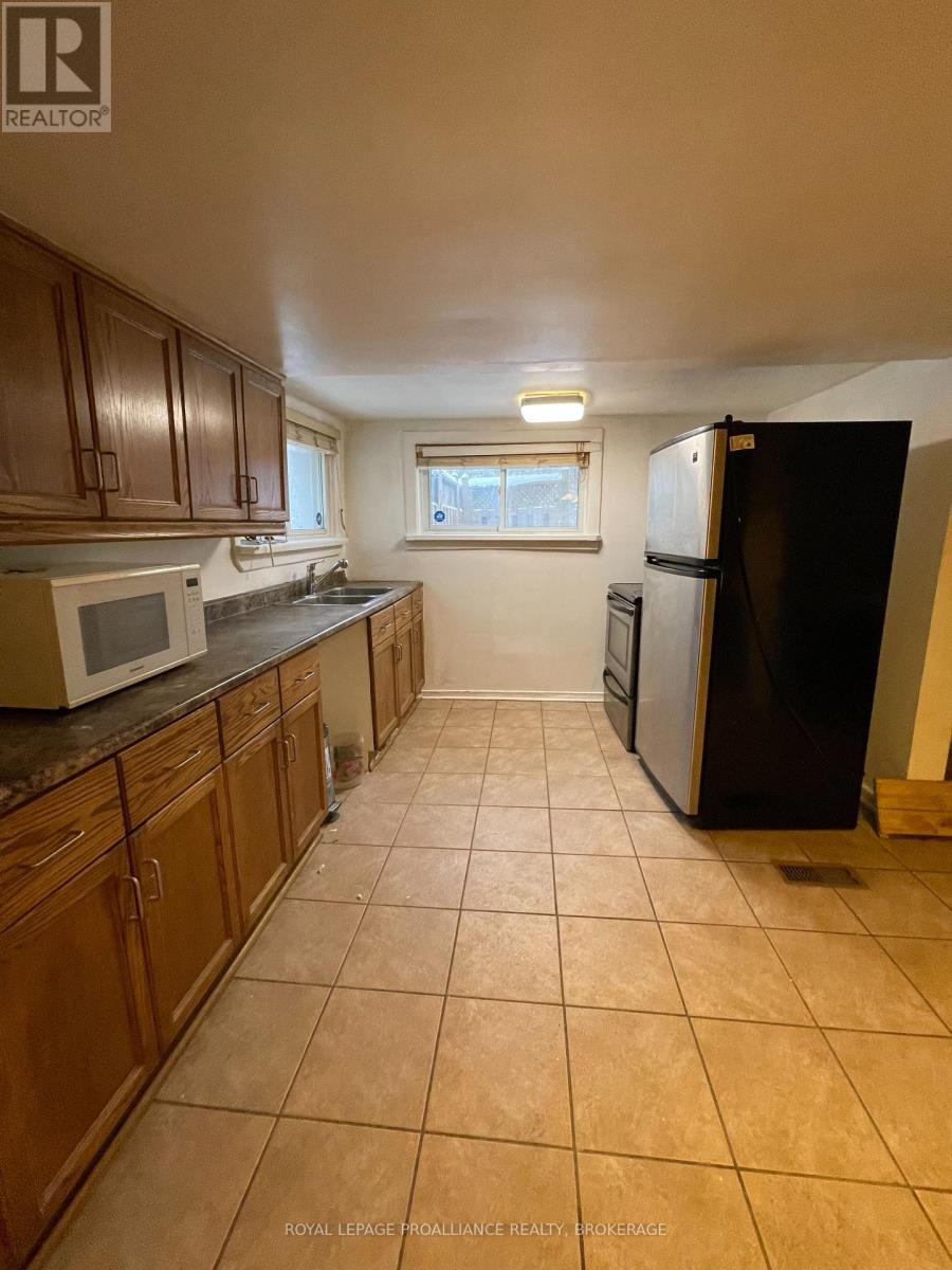 2 - 563 Union Street, Kingston, Ontario  K7M 2H5 - Photo 6 - X12687354