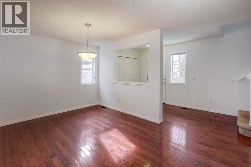 160 Rockywood Park Nw, Calgary, Alberta  T3G 5S1 - Photo 4 - A2263424