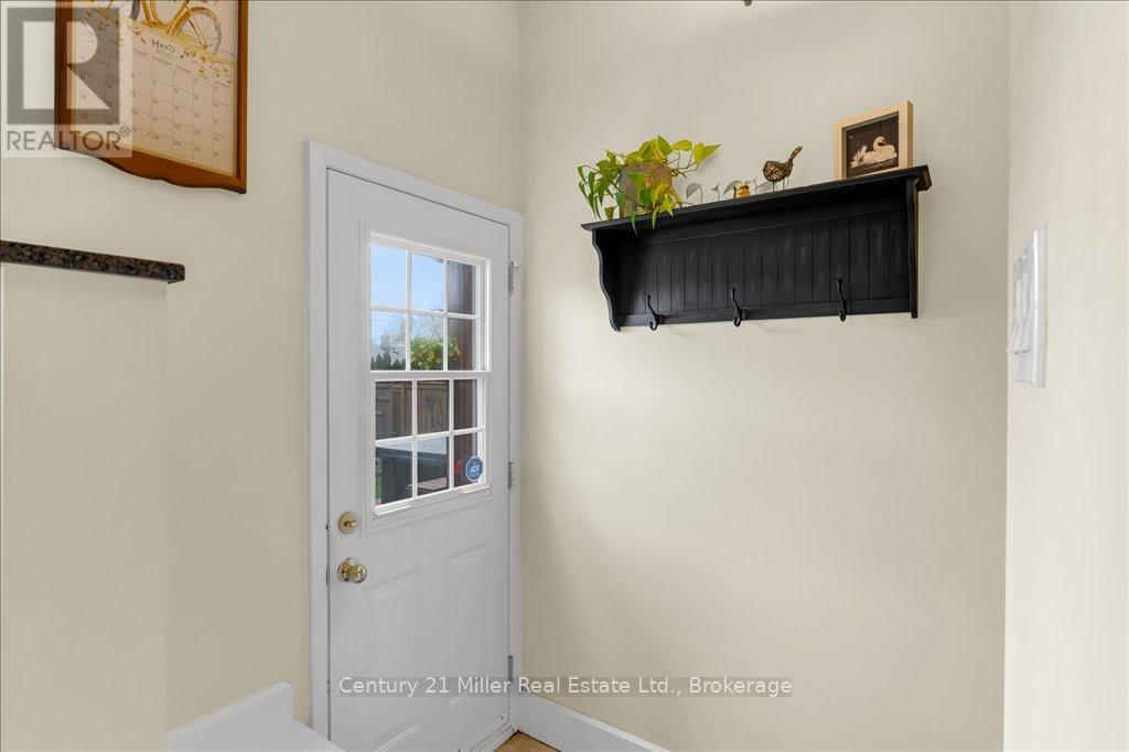 1504 Bridge Road, Oakville, Ontario  L6L 2E3 - Photo 11 - W12483390