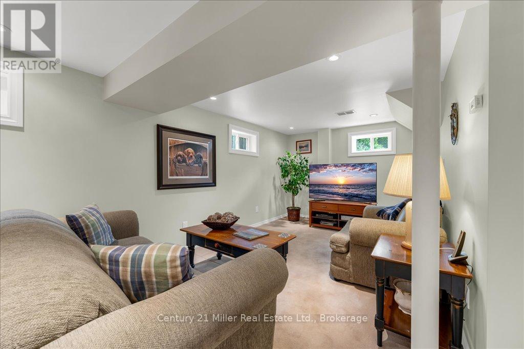 1504 Bridge Road, Oakville, Ontario  L6L 2E3 - Photo 23 - W12483390