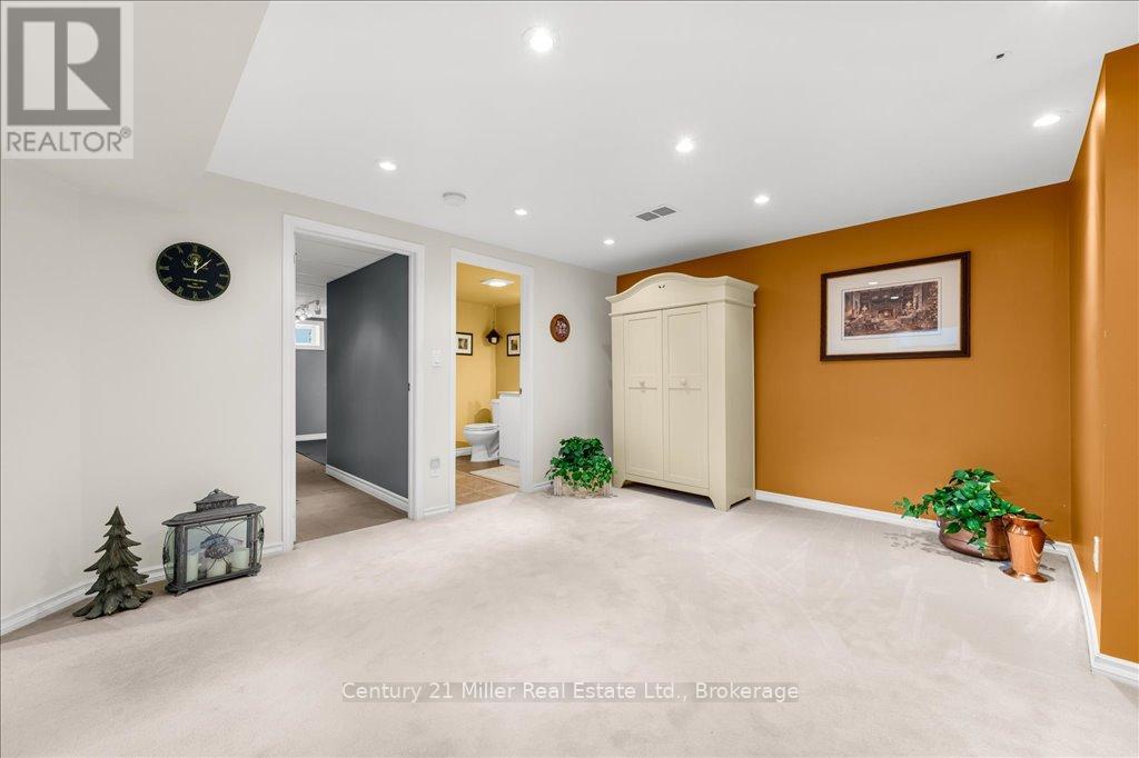 1504 Bridge Road, Oakville, Ontario  L6L 2E3 - Photo 26 - W12483390