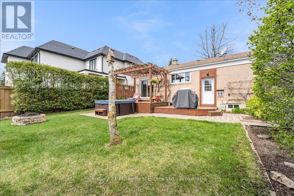 1504 Bridge Road, Oakville, Ontario  L6L 2E3 - Photo 35 - W12483390