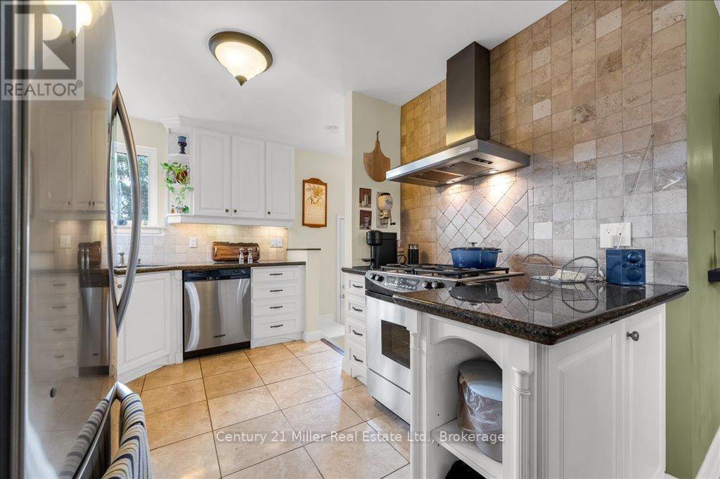 1504 Bridge Road, Oakville, Ontario  L6L 2E3 - Photo 9 - W12483390