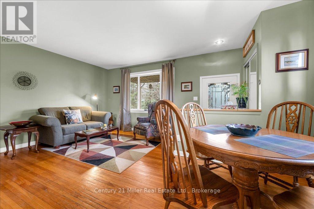 1504 Bridge Road, Oakville, Ontario  L6L 2E3 - Photo 8 - W12483390