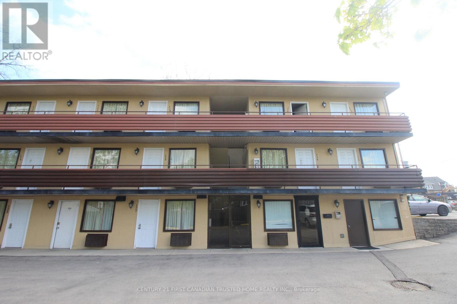 370 Wharncliffe Road S, London South, Ontario N6J 2M1 - Photo 2 - X12687052