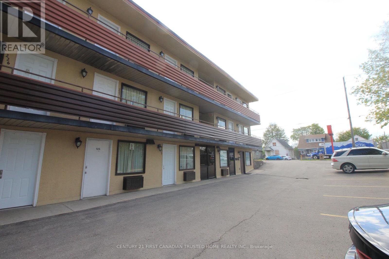 370 Wharncliffe Road S, London South, Ontario N6J 2M1 - Photo 4 - X12687052