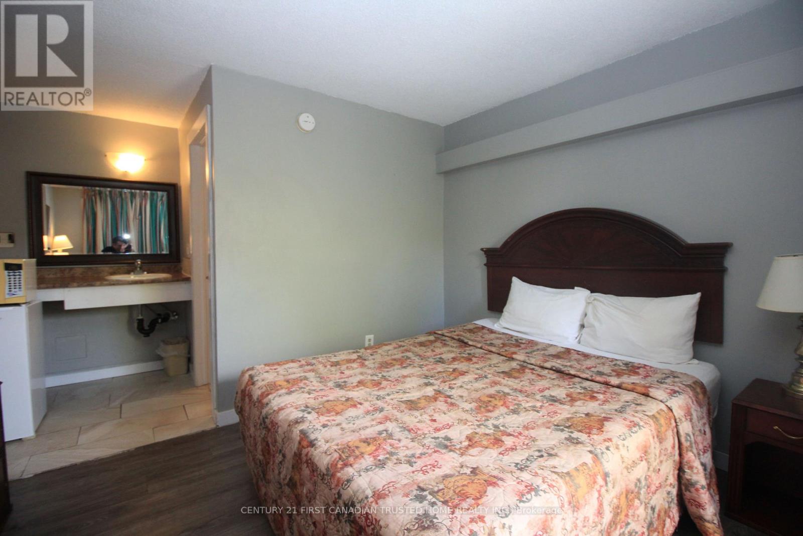 370 Wharncliffe Road S, London South, Ontario N6J 2M1 - Photo 9 - X12687052