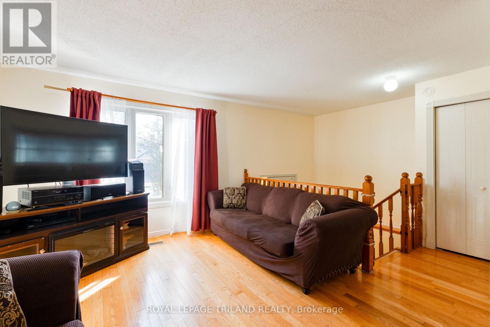 77 Bonaventure Drive, London East, Ontario  N5V 4A7 - Photo 5 - X12687072