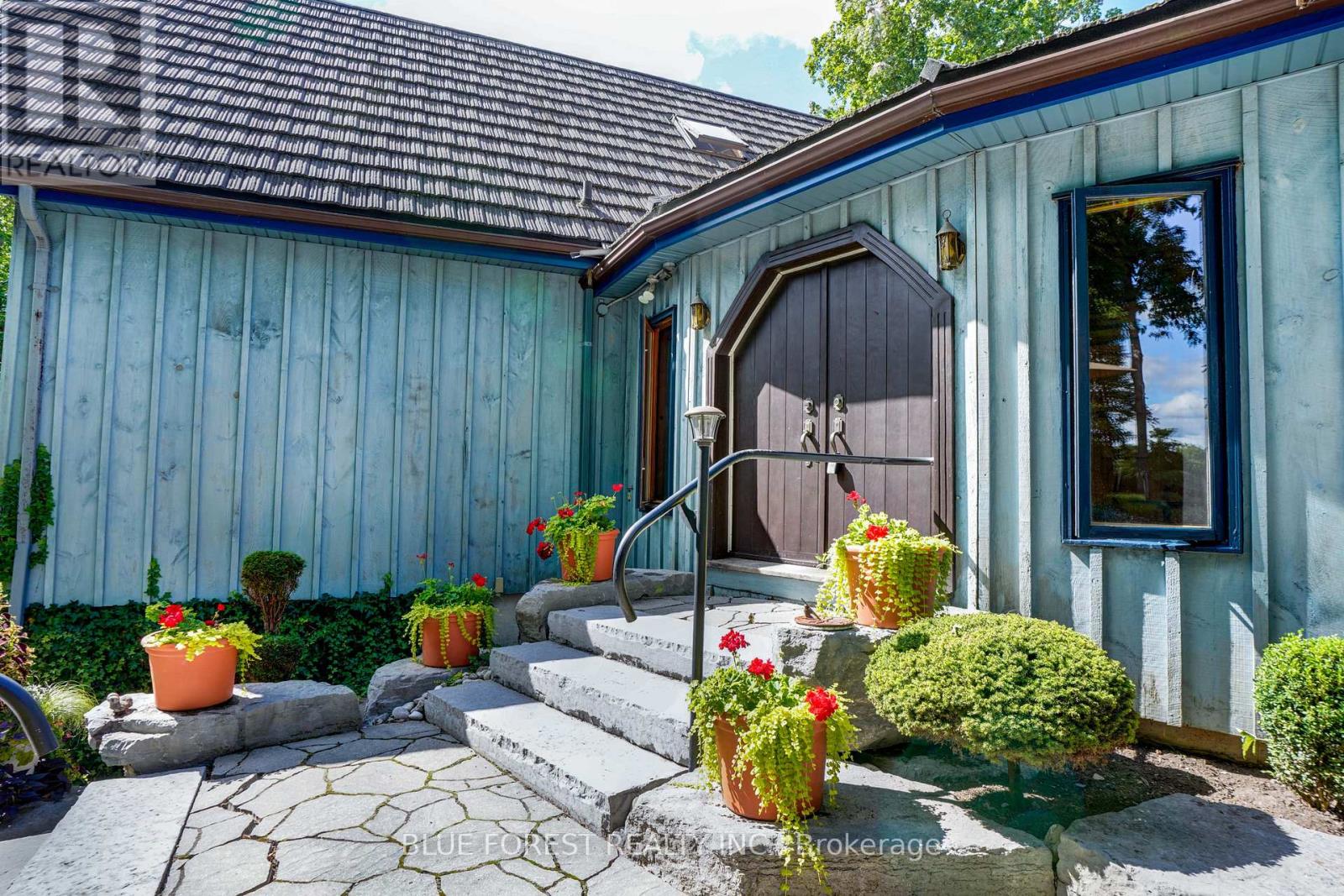 33402 First Line, Southwold, Ontario  N0L 1P0 - Photo 12 - X12687238